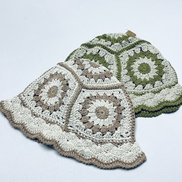 Sun-Flower Granny-Square Crochet Ruffle Bucket Beanie - Picture 9 of 9